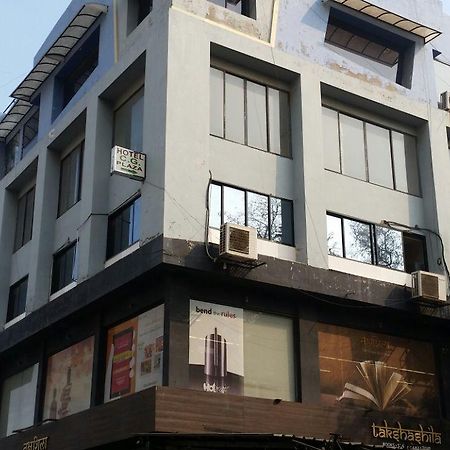 Hotel Cg Plaza Ahmedabad Bagian luar foto