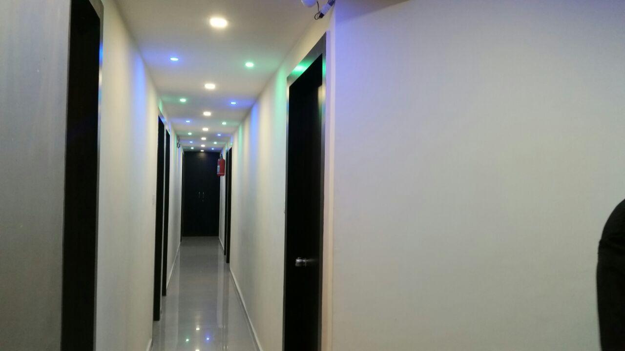 Hotel Cg Plaza Ahmedabad Bagian luar foto