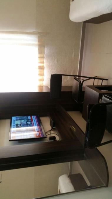 Hotel Cg Plaza Ahmedabad Bagian luar foto